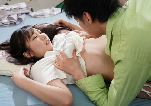 Địt em gái người yêu khi đến nhà chơi vì quá ngon Địt em gái người yêu khi đến nhà chơi vì quá ngon