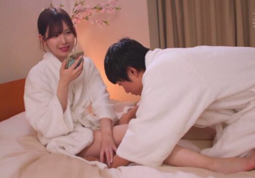 Em cấp dưới đang địt nhau với sếp khi đang gọi cho chồng Em cấp dưới đang địt nhau với sếp khi đang gọi cho chồng