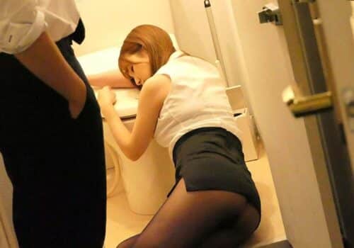 Em nhân viên xinh đẹp say sĩn bị tên sếp trẻ thỏa mãn cả đêm trong khách sạn Em nhân viên xinh đẹp say sĩn bị tên sếp trẻ thỏa mãn cả đêm trong khách sạn
