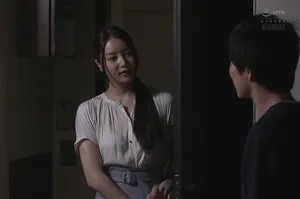 Gõ cửa phàn nàn vì tiếng rên như phim jav , nhưng đó lại là của cô Thằng nhỏ xóm Gõ cửa phàn nàn vì tiếng rên như phim jav , nhưng đó lại là của cô Thằng nhỏ xóm