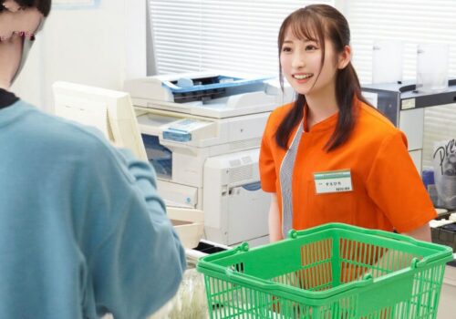 Tên đồng nghiệp biến thái bỏ thuốc kích dục địt em gái làm chung xinh đẹp Tên đồng nghiệp biến thái bỏ thuốc kích dục địt em gái làm chung xinh đẹp